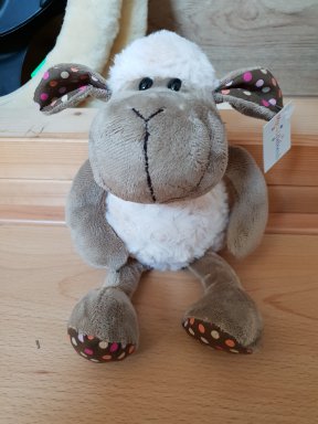 Knuffel schaapje bungelpootjes